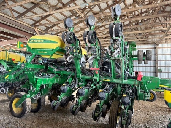 2021 John Deere 1795 Equipment Image0
