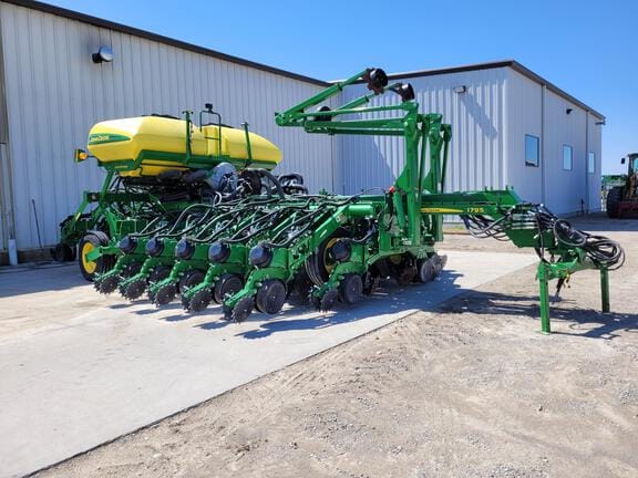 2021 John Deere 1795 Equipment Image0