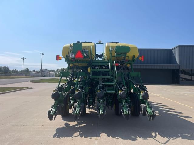 Image of John Deere 1795 equipment image 2