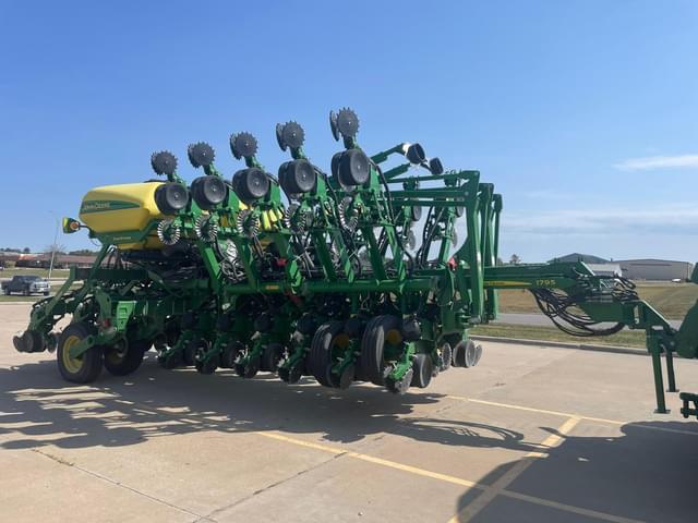 Image of John Deere 1795 equipment image 4
