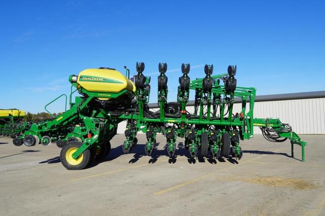 Image of John Deere 1795 equipment image 1