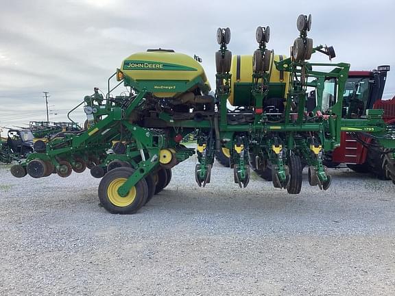 Image of John Deere 1795 equipment image 2