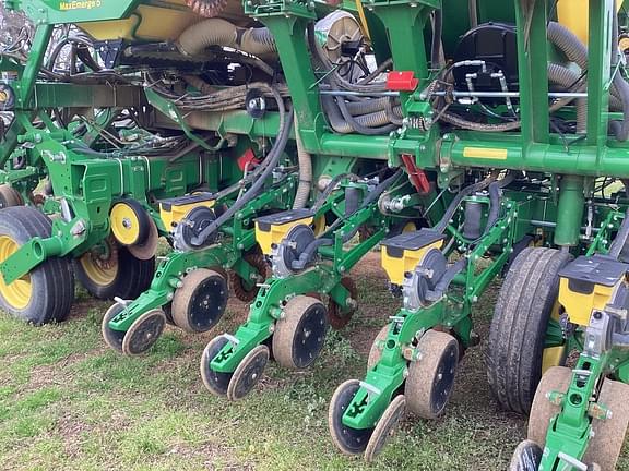 Image of John Deere 1795 equipment image 2