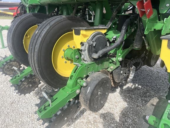 Image of John Deere 1795 equipment image 4