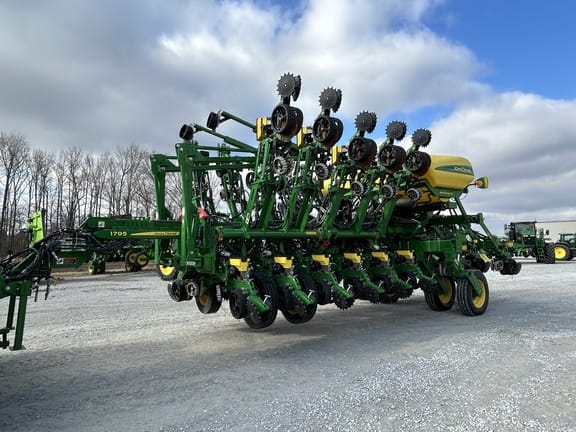 2021 John Deere 1795 Equipment Image0