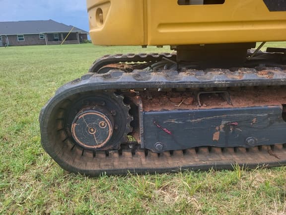 Image of John Deere 17G equipment image 4