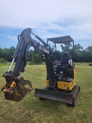 Image of John Deere 17G equipment image 1
