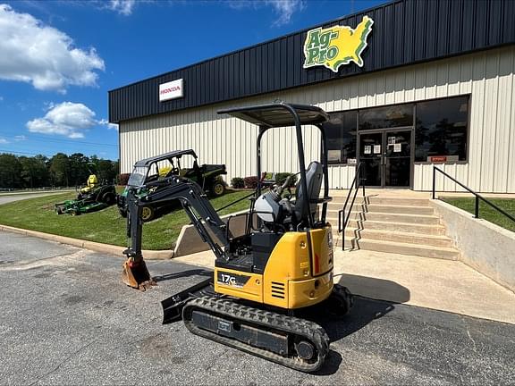 Image of John Deere 17G equipment image 4