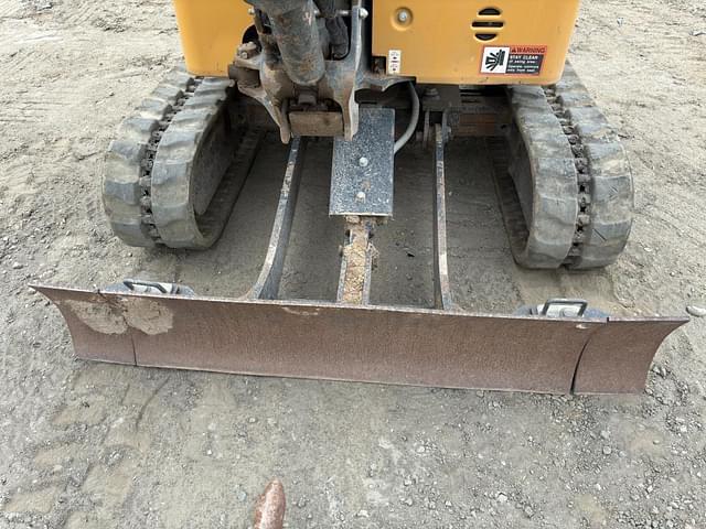 Image of John Deere 17G equipment image 4