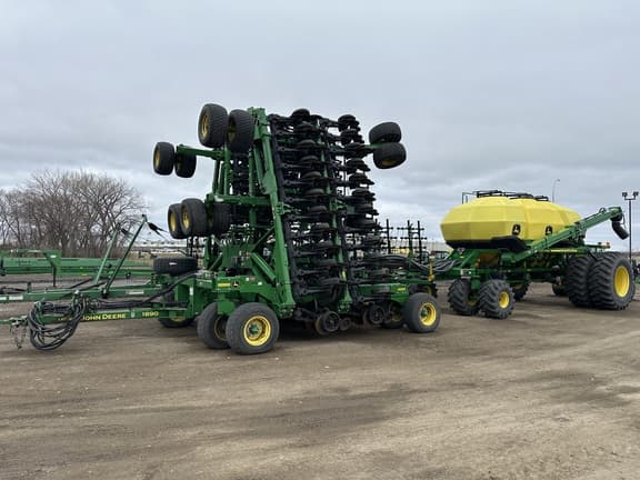 Image of John Deere 1890 equipment image 1