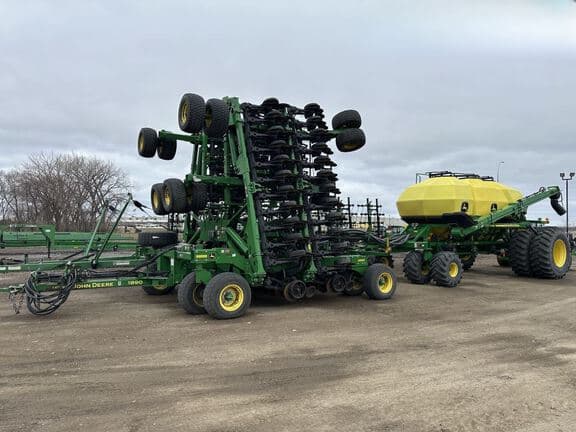Image of John Deere 1890 equipment image 1
