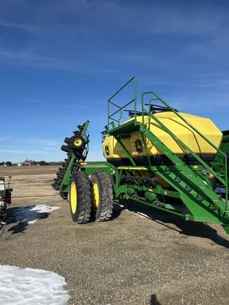 Image of John Deere 1890 equipment image 1