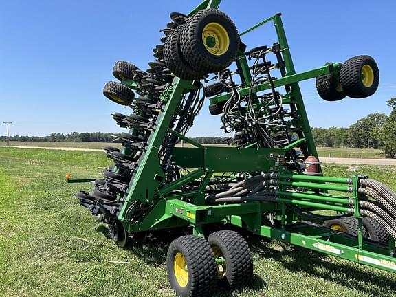 Image of John Deere 1890 equipment image 2