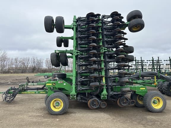 Image of John Deere 1890 equipment image 3