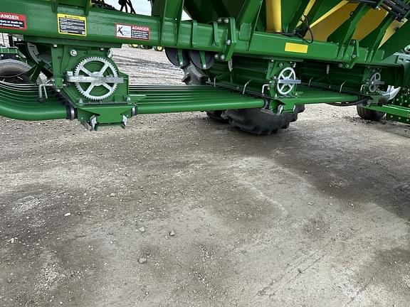 Image of John Deere 1890 equipment image 3