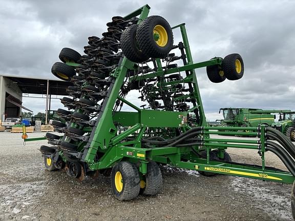 Image of John Deere 1890 equipment image 1