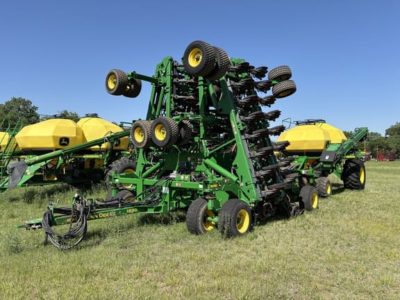 2021 John Deere 1890 Equipment Image0