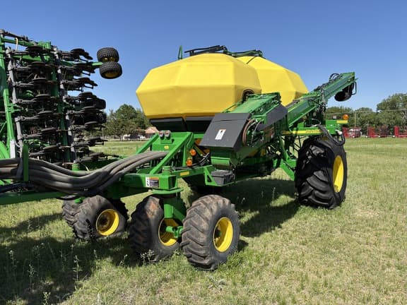 Image of John Deere 1890 equipment image 3