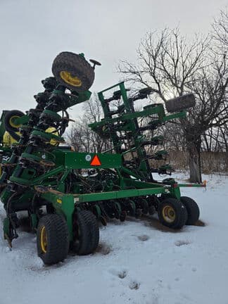 Image of John Deere 1890 equipment image 1