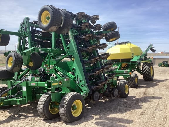 2021 John Deere 1890 Equipment Image0