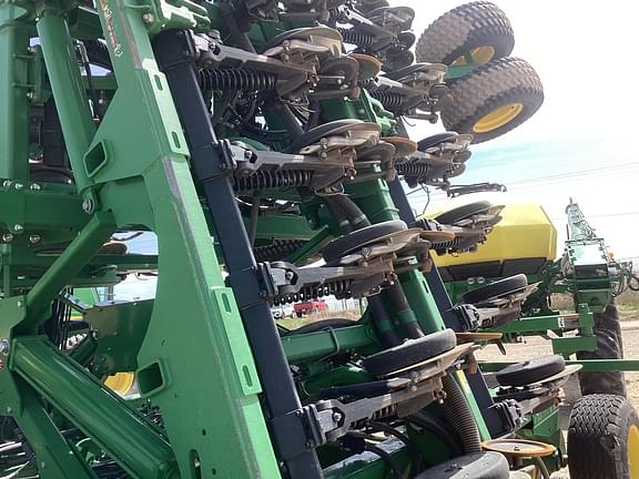 Image of John Deere 1890 equipment image 4