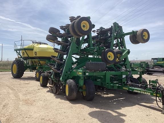 Image of John Deere 1890 equipment image 1