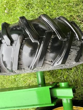 Image of John Deere 1890 equipment image 2