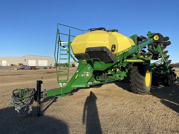 Image of John Deere 1890 equipment image 1