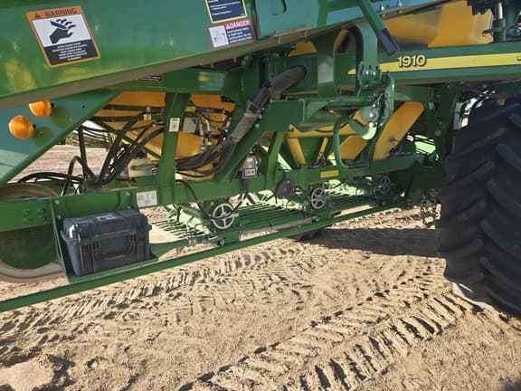 Image of John Deere 1890 equipment image 4