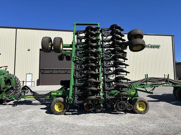 Image of John Deere 1890 equipment image 1