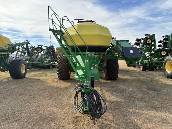 Image of John Deere 1890 equipment image 1