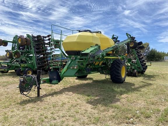 Image of John Deere 1890 equipment image 1