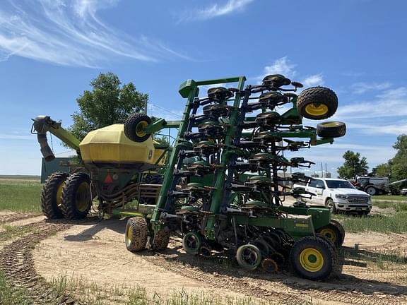 Image of John Deere 1890 equipment image 2