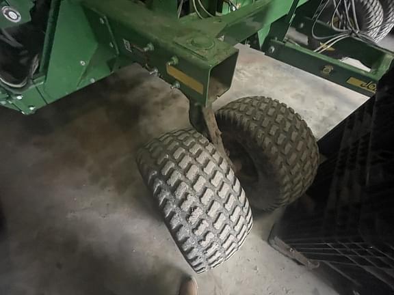 Image of John Deere 1890 equipment image 3