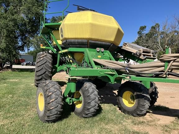 Image of John Deere 1890 equipment image 1
