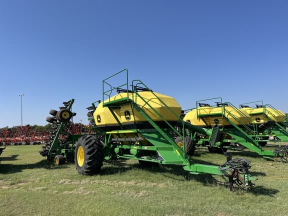 Image of John Deere 1890 equipment image 1