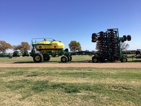 Image of John Deere 1890 equipment image 1