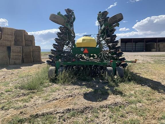 Image of John Deere 1890 equipment image 4