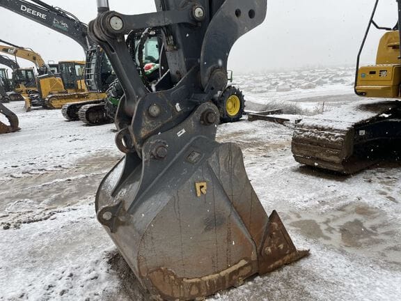 2021 John Deere 200G Equipment Image0
