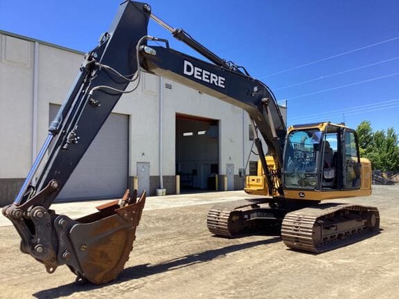 2021 John Deere 200G Equipment Image0