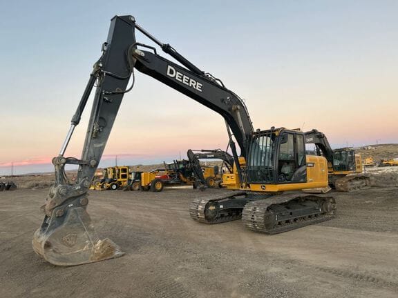 2021 John Deere 200G Equipment Image0