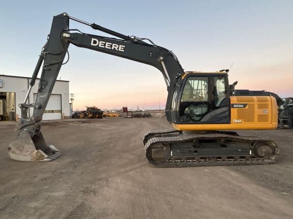 Image of John Deere 200G equipment image 1