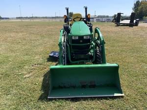 2021 John Deere 2025R Image