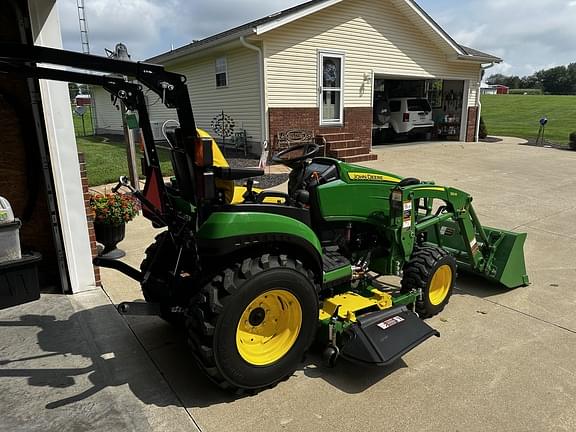 Image of John Deere 2025R equipment image 1