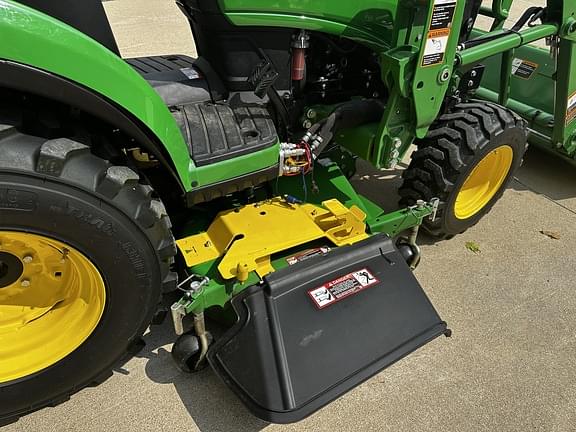 Image of John Deere 2025R equipment image 4