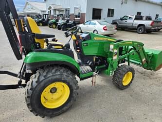 Image of John Deere 2025R equipment image 3