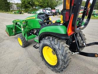 Image of John Deere 2025R equipment image 1