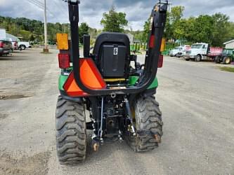 Image of John Deere 2025R equipment image 4