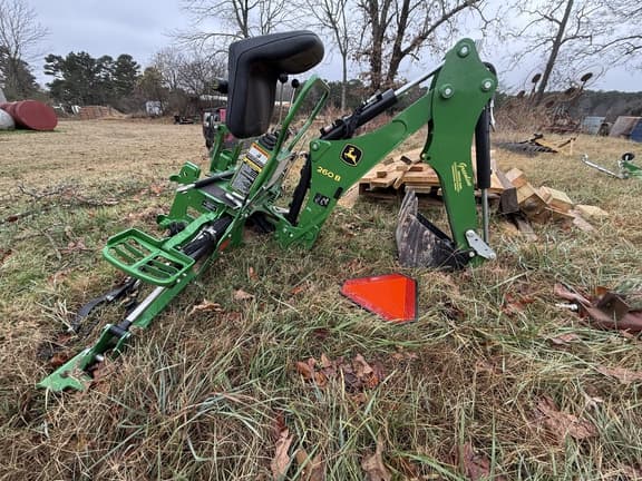 Image of John Deere 2025R equipment image 3