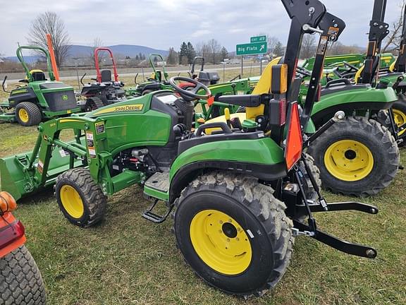 Image of John Deere 2025R equipment image 3